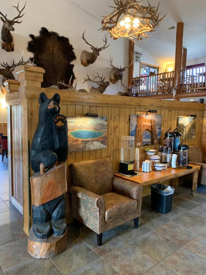 The Antler Lodge - Gardiner Exterior foto